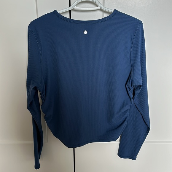 Lululemon long sleeve crop top - Picture 4 of 5